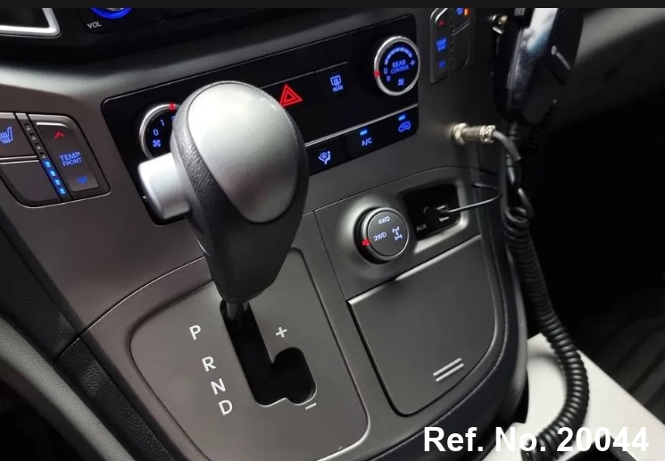  Hyundai / Grand Starex Stock No. 20044